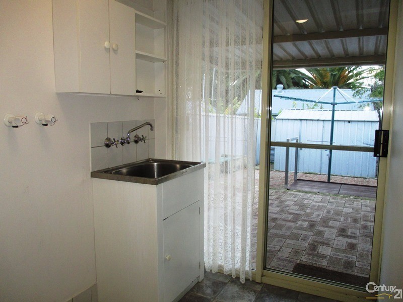 23 Peelwood Parade, Halls Head WA 6210