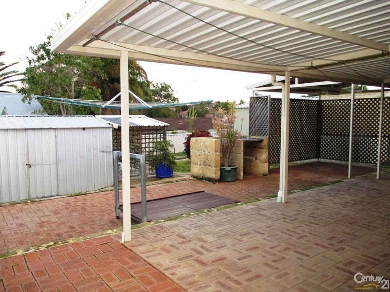 23 Peelwood Parade, Halls Head WA 6210