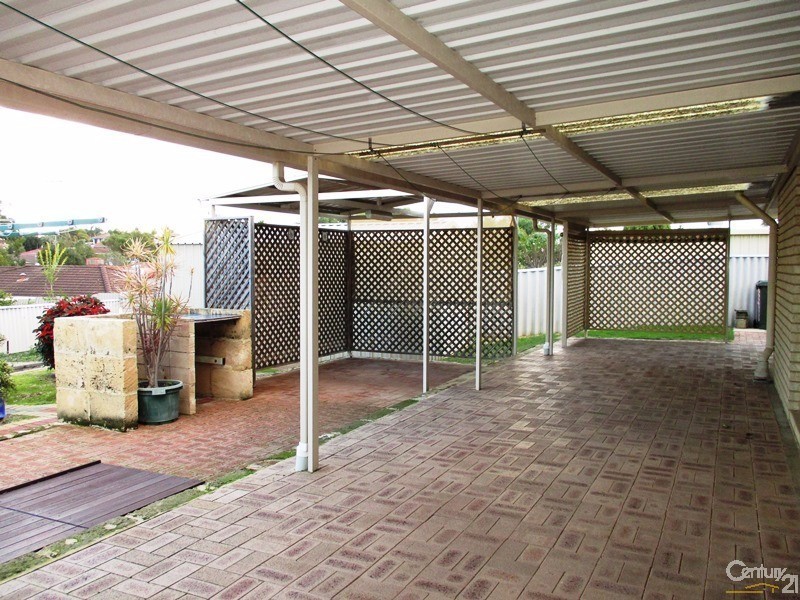 23 Peelwood Parade, Halls Head WA 6210