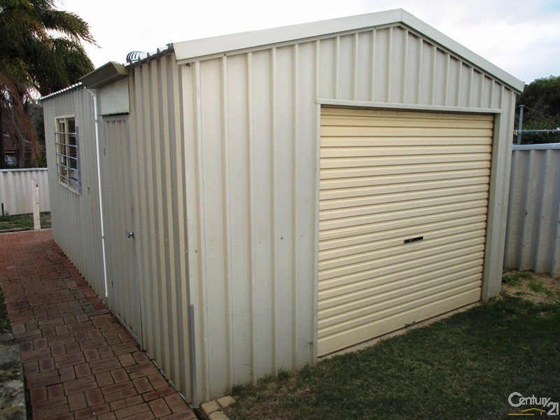 23 Peelwood Parade, Halls Head WA 6210