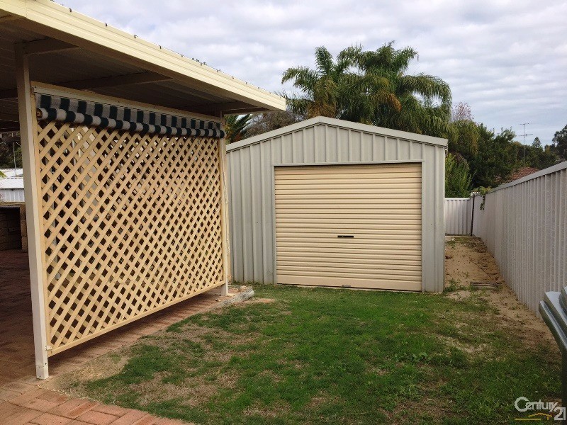 23 Peelwood Parade, Halls Head WA 6210