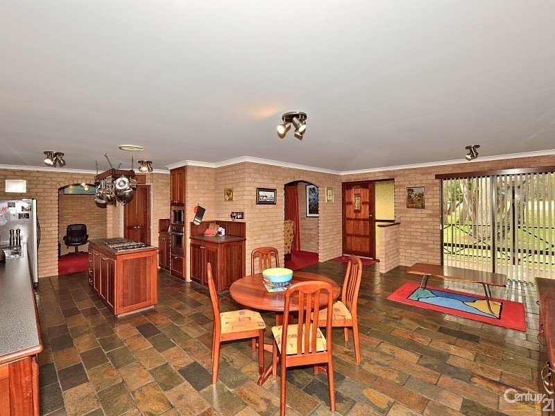 1A Marri Court, Parklands WA 6180