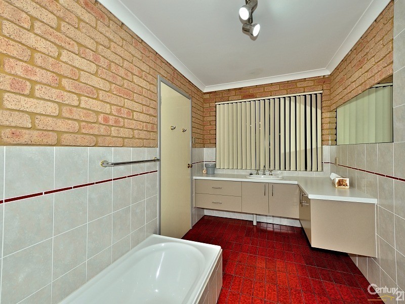 1A Marri Court, Parklands WA 6180