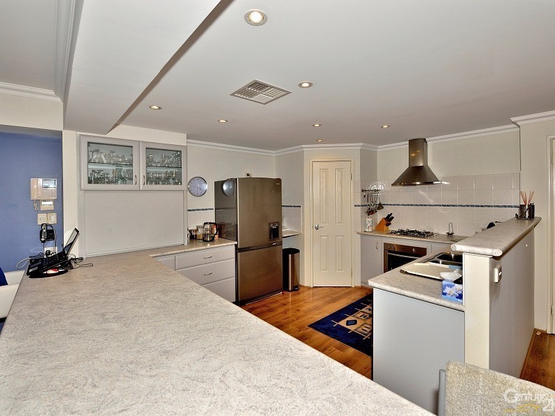 11 Stevenson Street, Dudley Park WA 6210