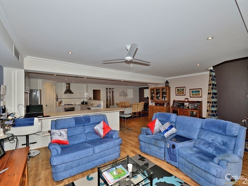 11 Stevenson Street, Dudley Park WA 6210