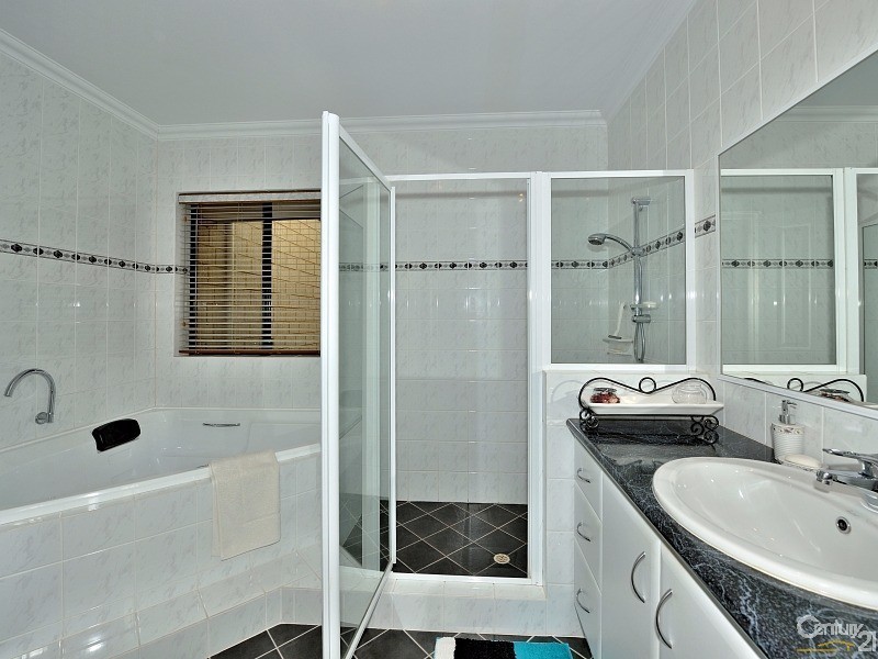 11 Stevenson Street, Dudley Park WA 6210