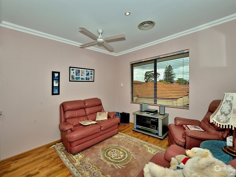 11 Stevenson Street, Dudley Park WA 6210