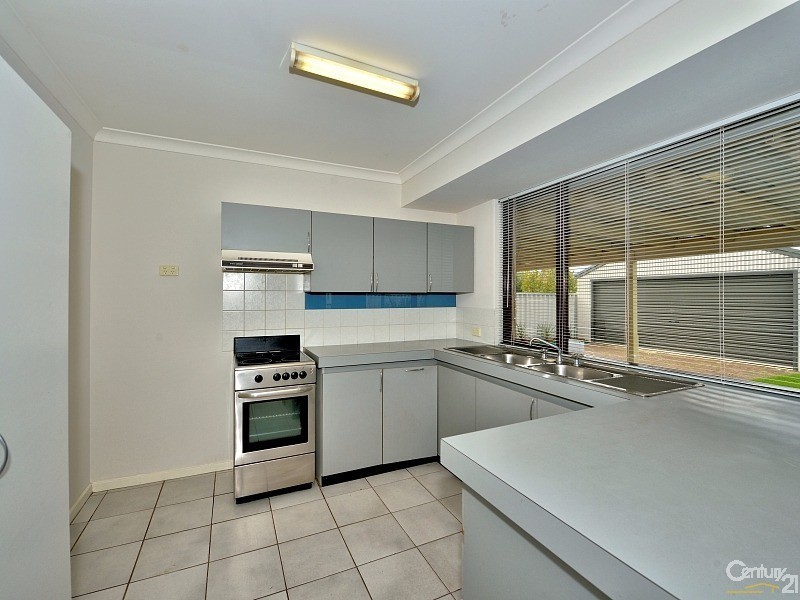 91 Peelwood Parade, Halls Head WA 6210