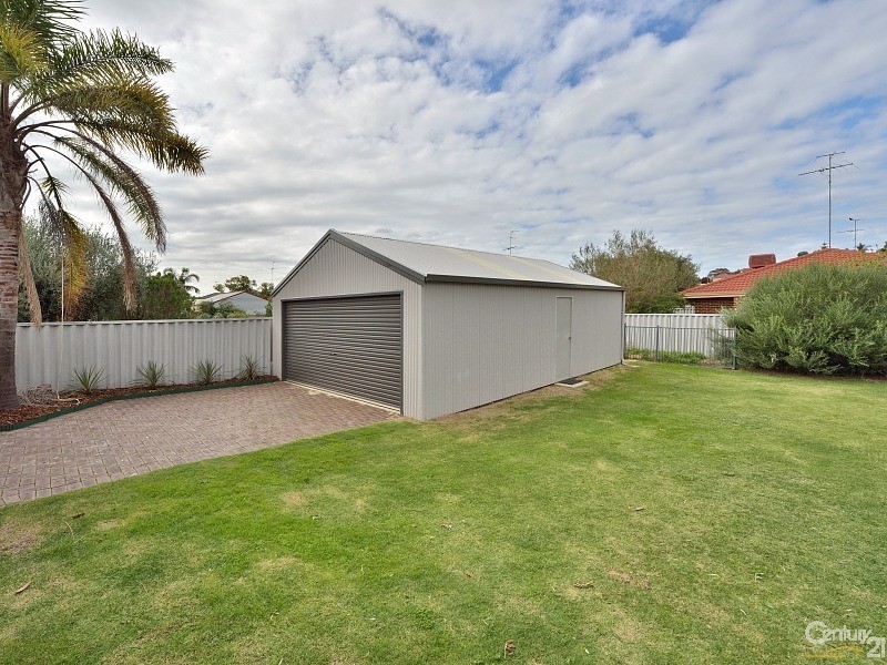 91 Peelwood Parade, Halls Head WA 6210