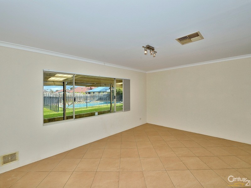 38 Glenelg Way, Meadow Springs WA 6210