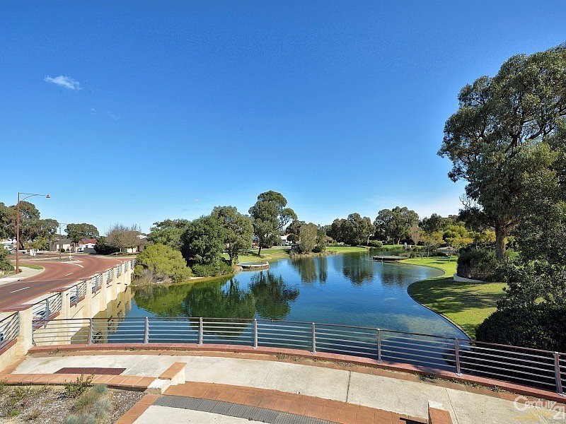 38 Glenelg Way, Meadow Springs WA 6210