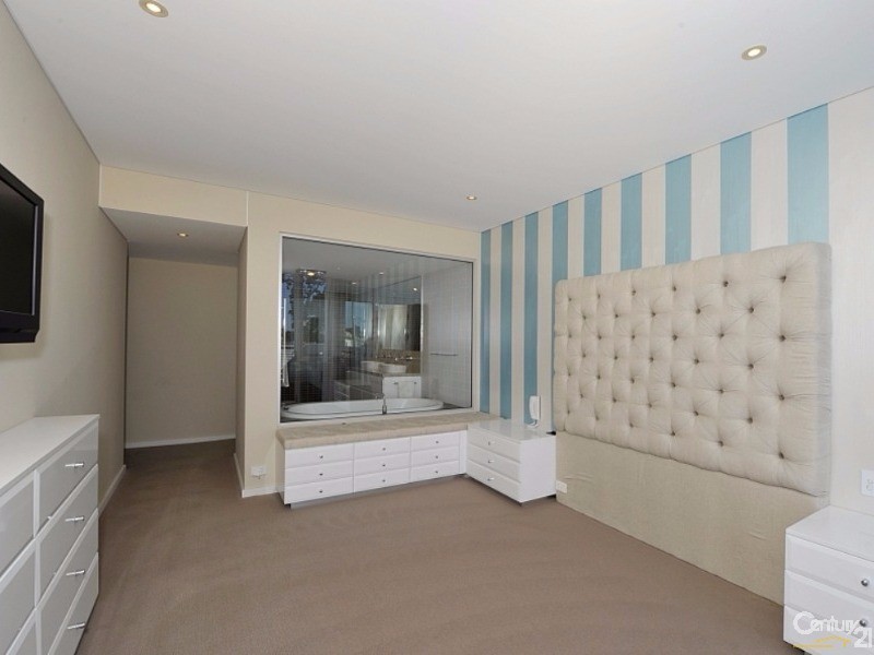 101/5 Marco Polo Drive, Mandurah WA 6210