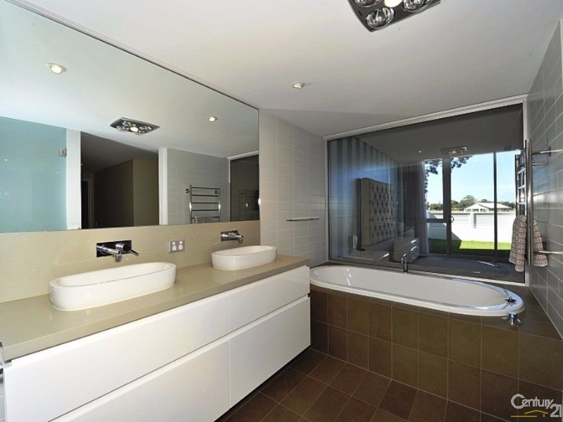 101/5 Marco Polo Drive, Mandurah WA 6210