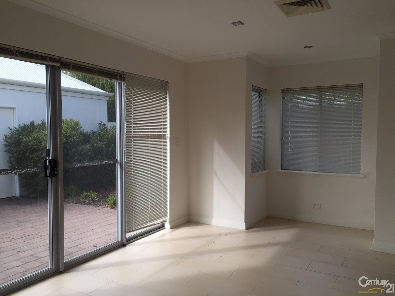 1/22 Butcherbird Loop, Erskine WA 6210