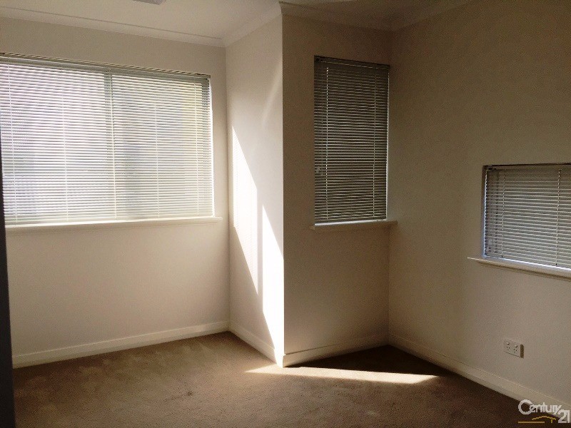 1/22 Butcherbird Loop, Erskine WA 6210