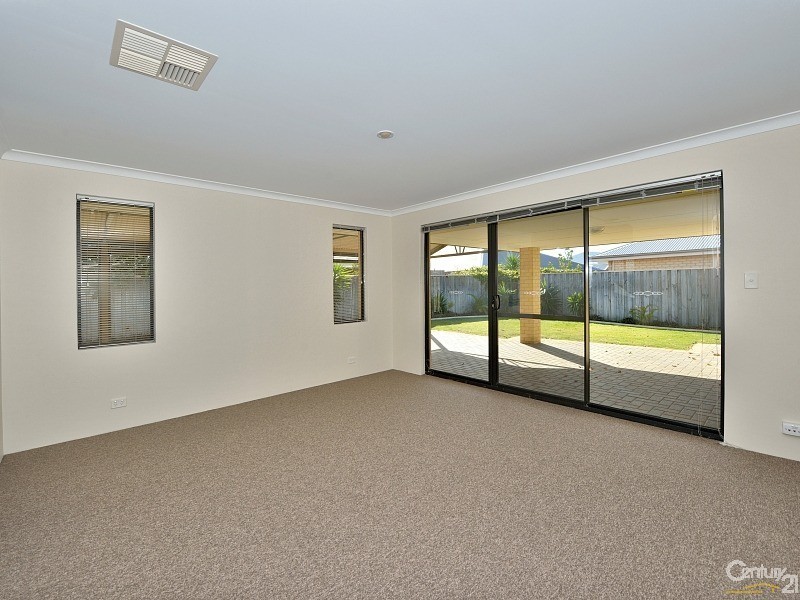 11 Karon Vista, Halls Head WA 6210