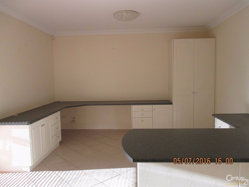 8 Tamarisk Drive, Halls Head WA 6210