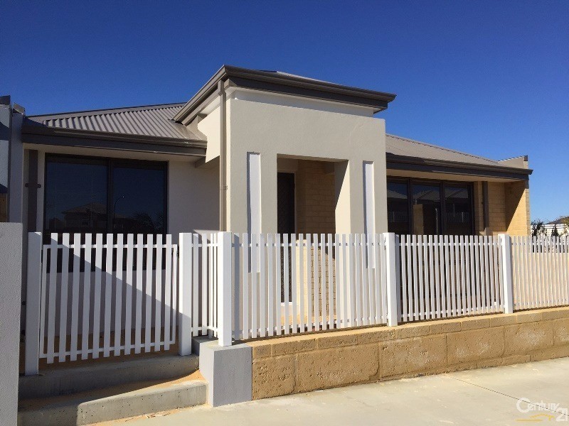 11 Tamarind Lane, Halls Head WA 6210