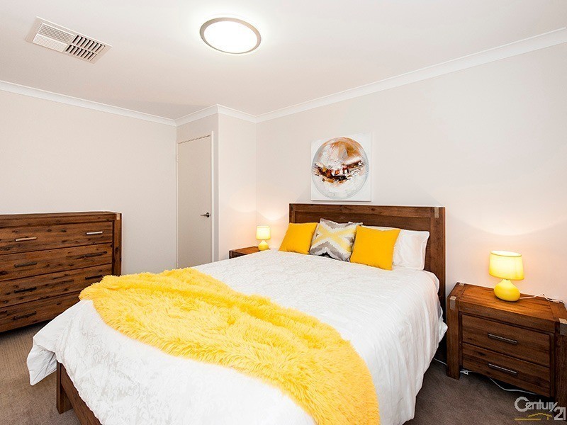 17 Jasper Way, Lakelands WA 6180