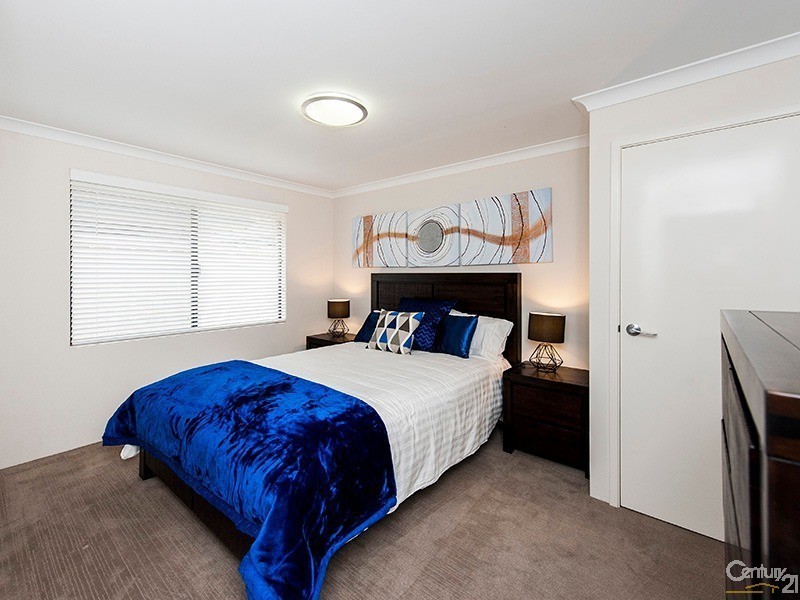 17 Jasper Way, Lakelands WA 6180