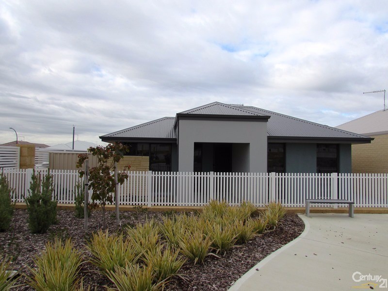 21 Tamarind Lane, Halls Head WA 6210