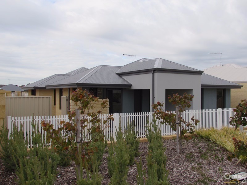 21 Tamarind Lane, Halls Head WA 6210