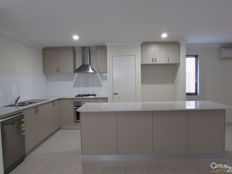 21 Tamarind Lane, Halls Head WA 6210