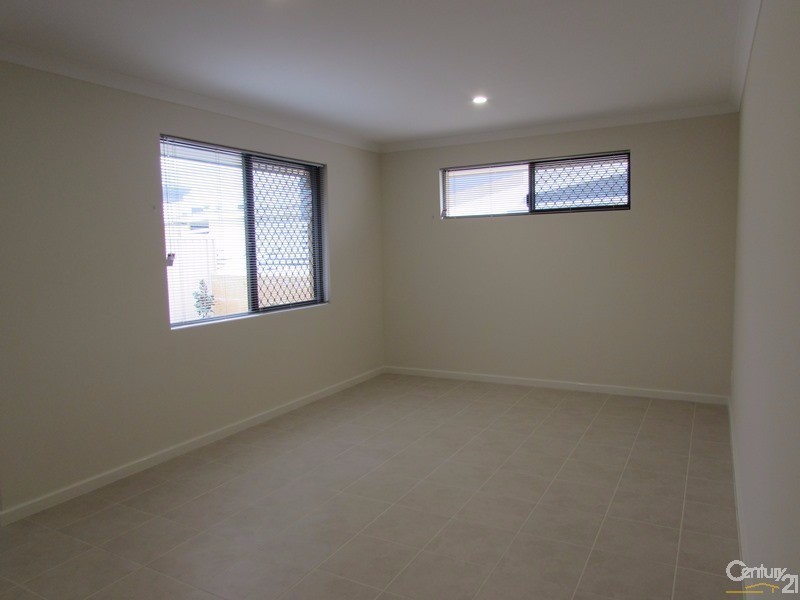 21 Tamarind Lane, Halls Head WA 6210