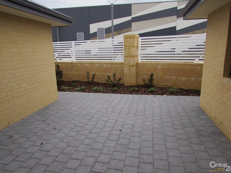 21 Tamarind Lane, Halls Head WA 6210