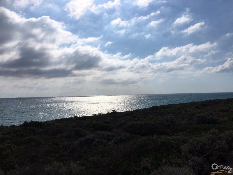 21 Tamarind Lane, Halls Head WA 6210