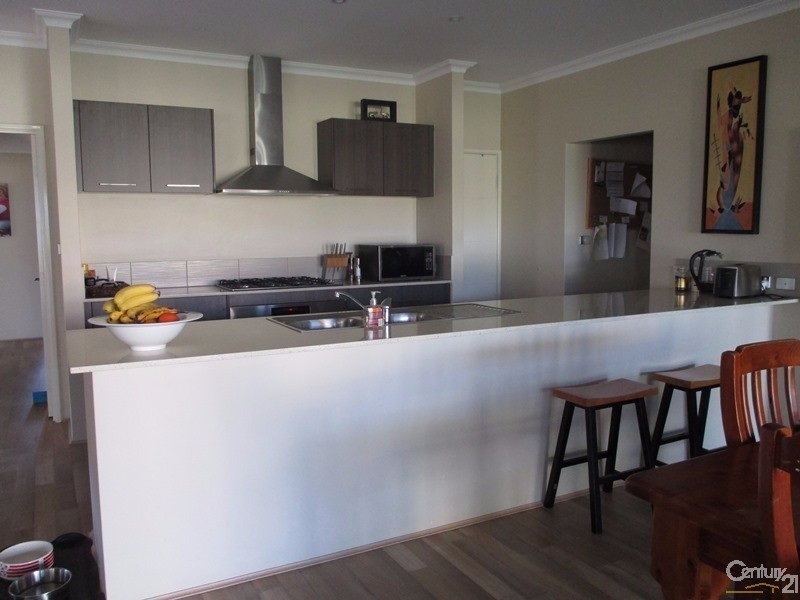 31 Princeton Drive, Wannanup WA 6210