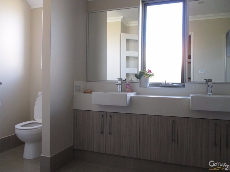 31 Princeton Drive, Wannanup WA 6210