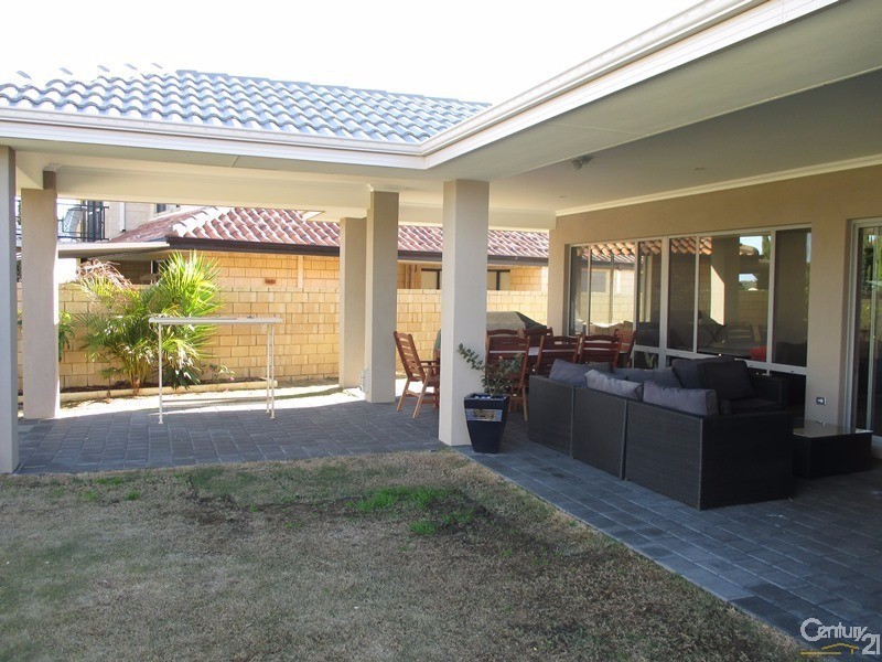 31 Princeton Drive, Wannanup WA 6210