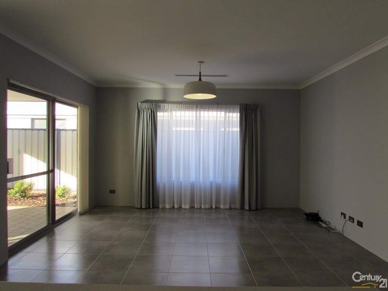 159 Pebble Beach Boulevard, Meadow Springs WA 6210