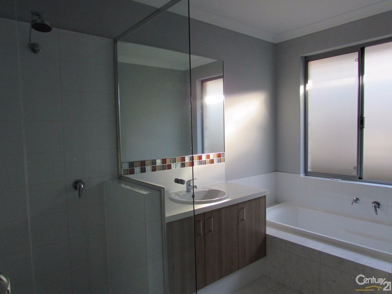 159 Pebble Beach Boulevard, Meadow Springs WA 6210