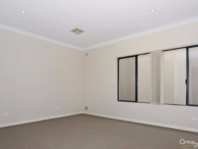 23 Stevenson Street, Dudley Park WA 6210