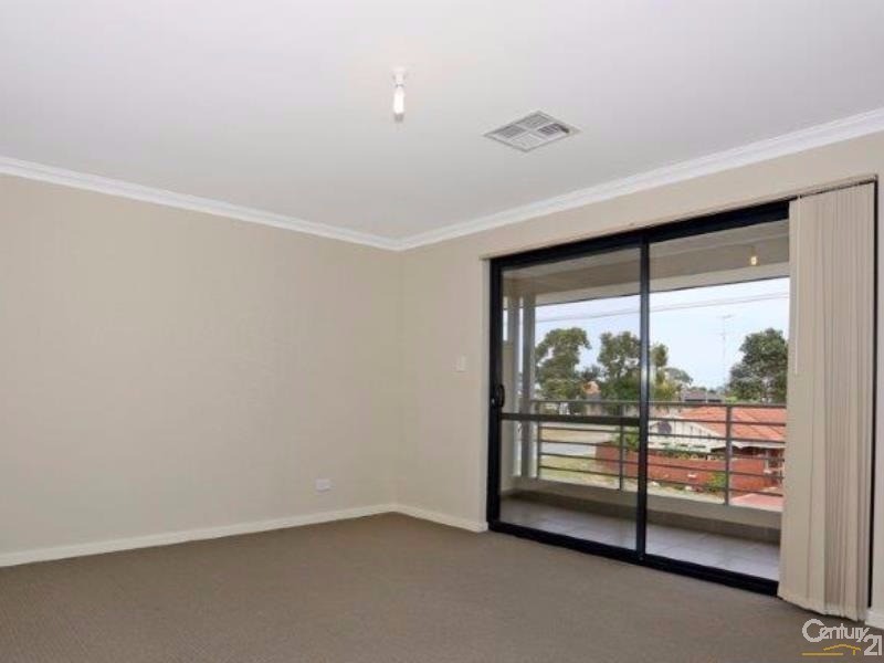 23 Stevenson Street, Dudley Park WA 6210