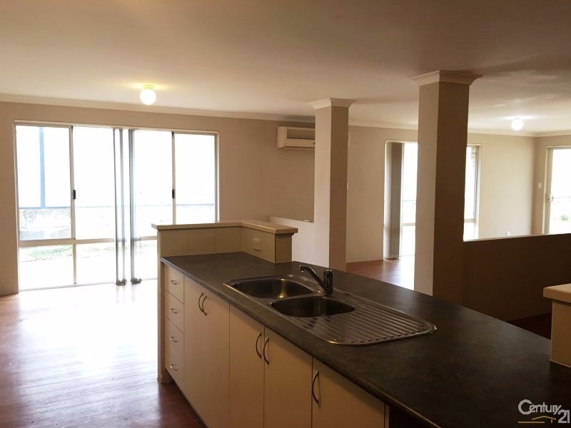 44  Camden Way, Meadow Springs WA 6210