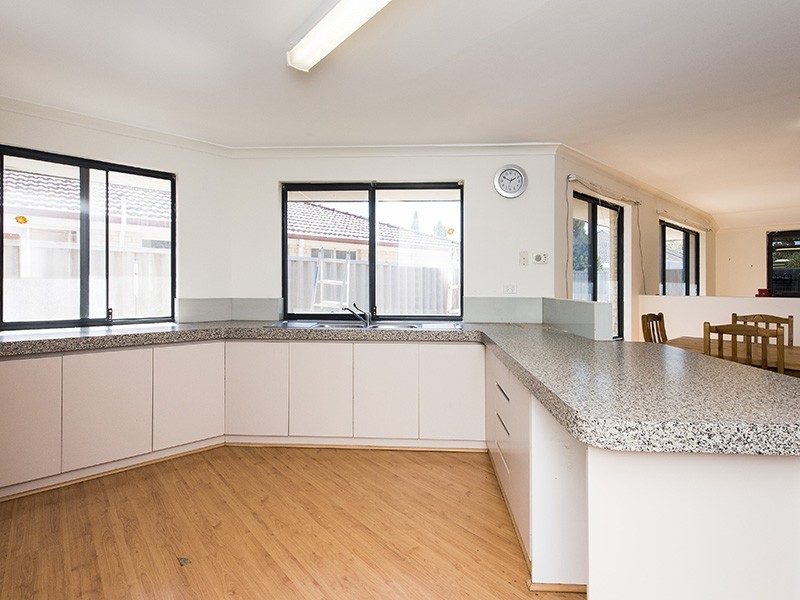 8 Laguardia Loop, Port Kennedy WA 6172