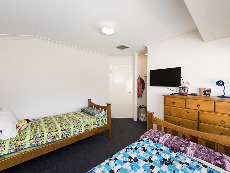 8 Laguardia Loop, Port Kennedy WA 6172