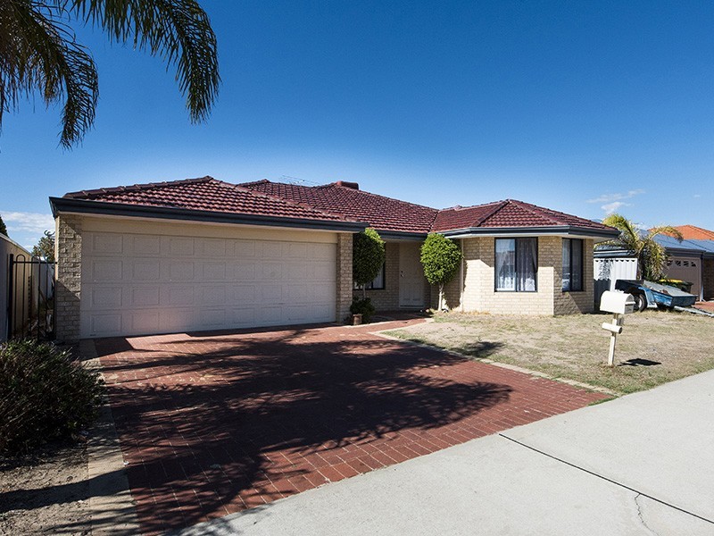 8 Laguardia Loop, Port Kennedy WA 6172