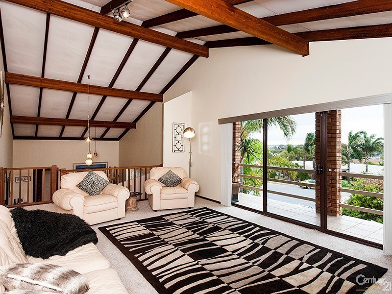 7 Barkley Place, Halls Head WA 6210