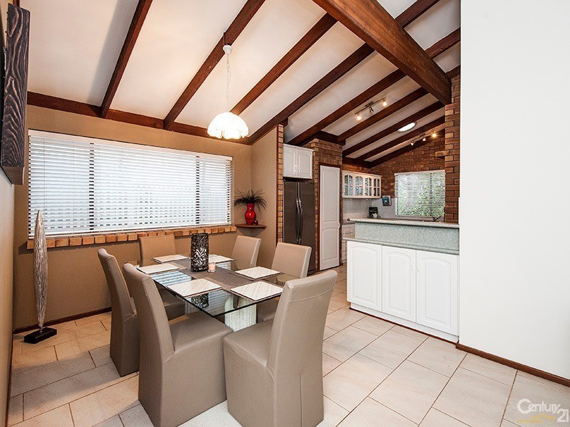 7 Barkley Place, Halls Head WA 6210