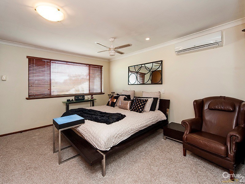 7 Barkley Place, Halls Head WA 6210