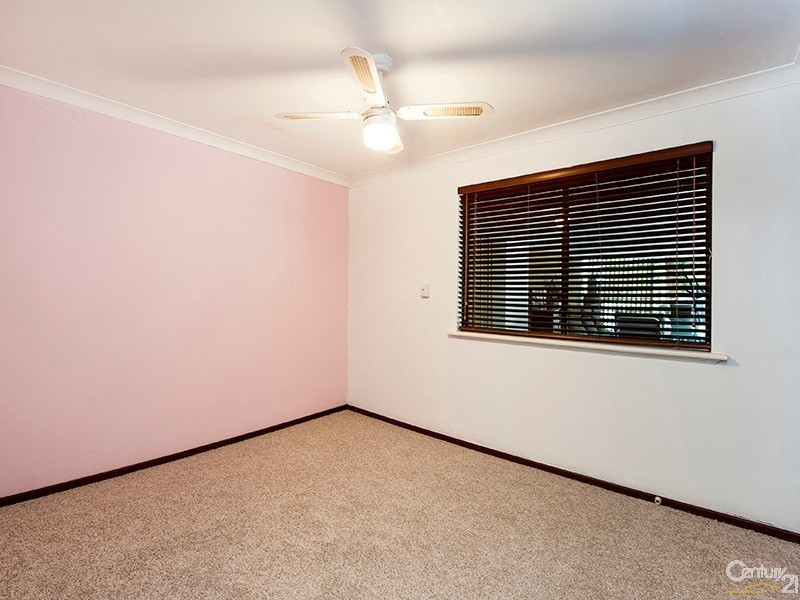 7 Barkley Place, Halls Head WA 6210