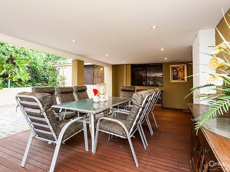 7 Barkley Place, Halls Head WA 6210