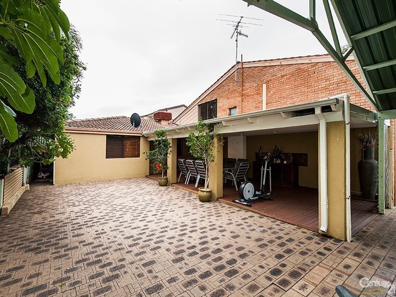 7 Barkley Place, Halls Head WA 6210