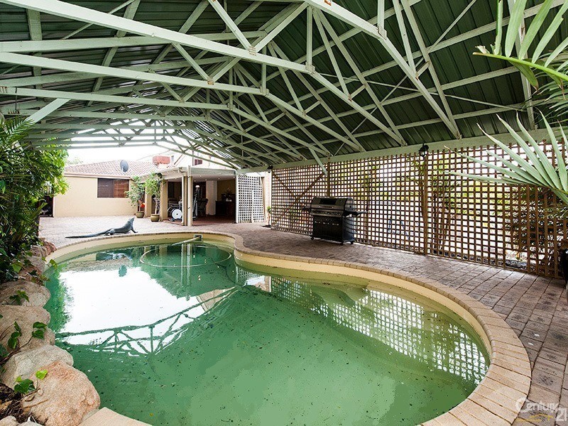 7 Barkley Place, Halls Head WA 6210