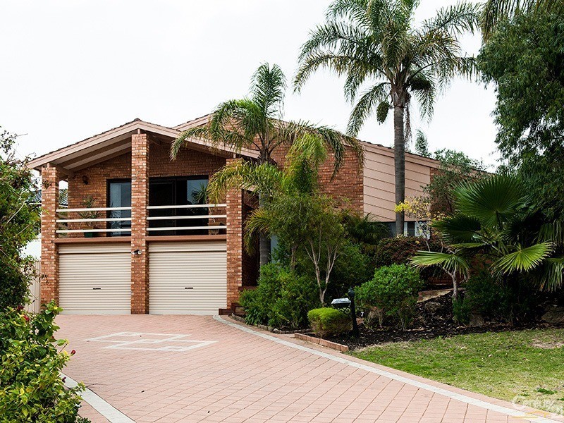 7 Barkley Place, Halls Head WA 6210