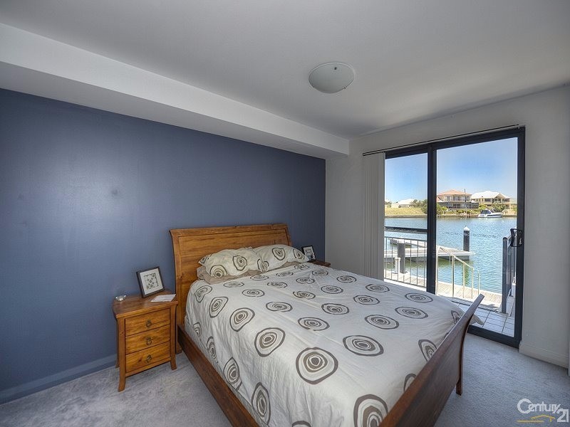 2/206 Mary Street, Halls Head WA 6210